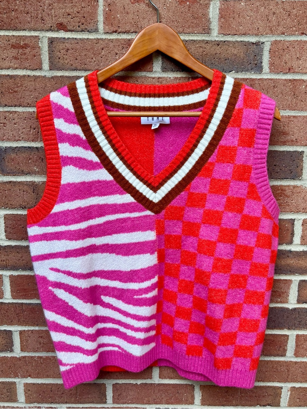 THML Colorblock Sweater Vest XL | Pink Zebra & Checkerboard V-Neck Knit - Picture 3 of 9